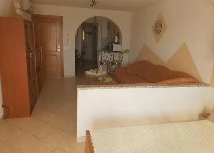 Suzana شقة Omišalj