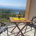Suzana Омишаль